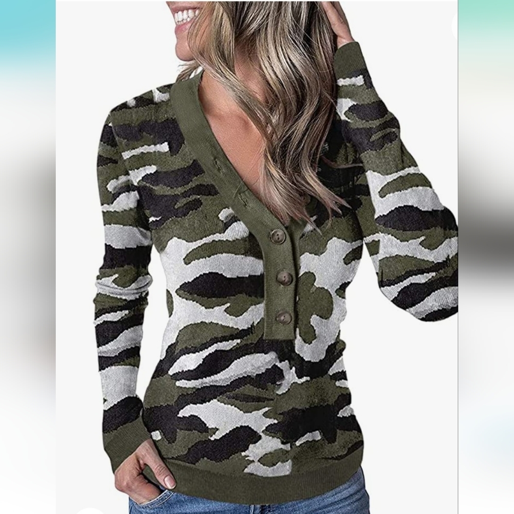 NWOT - MEROKEETY Button Front Camouflage Sweater